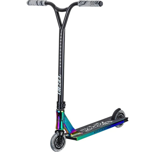 NKD Diesel Stuntstep Zwart Neochrome