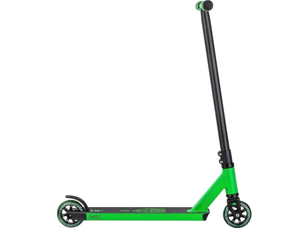 Story / NKD Diablo Stuntstep Groen Zwart 79.5cm