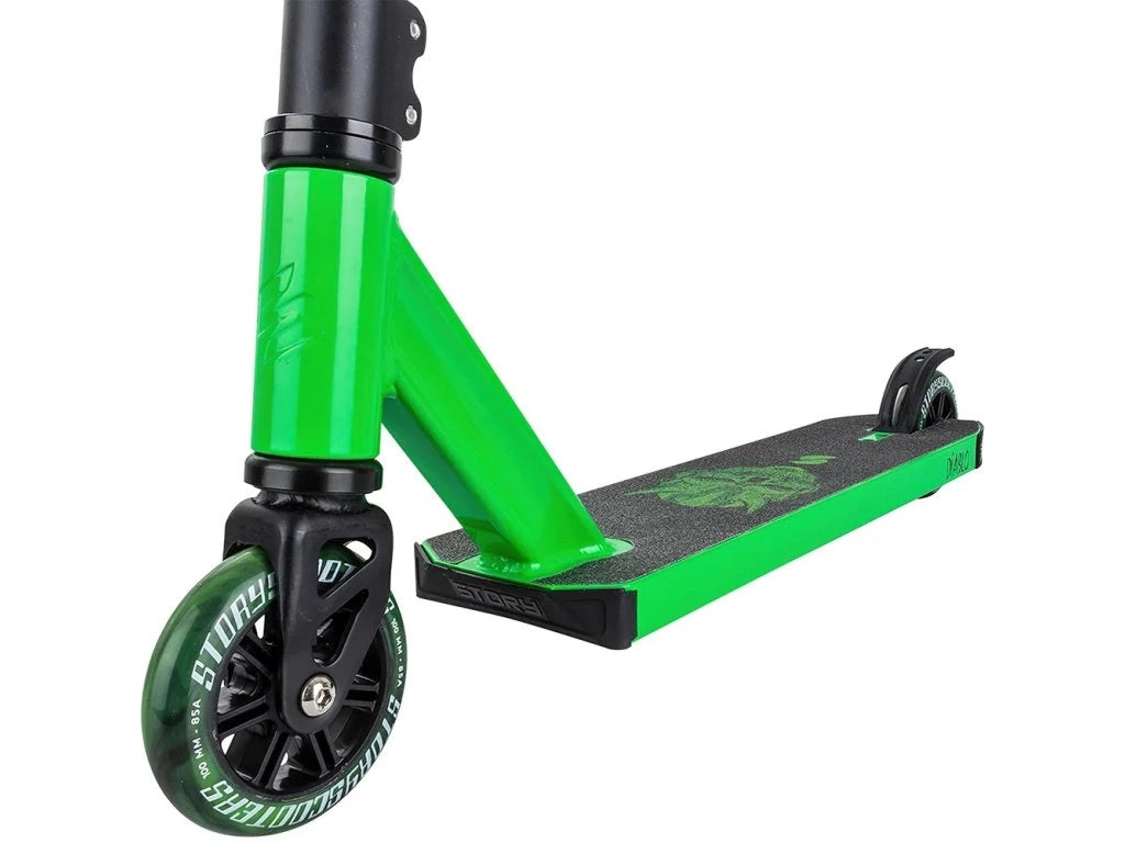 Story / NKD Diablo Stuntstep Groen Zwart 79.5cm