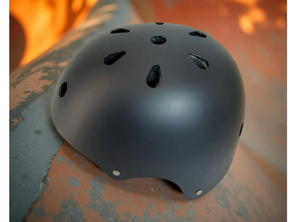 Stuntstep Helm Nexus Zwart