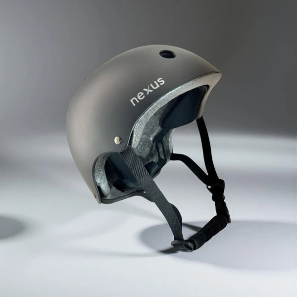 Stuntstep Helm Nexus Zwart
