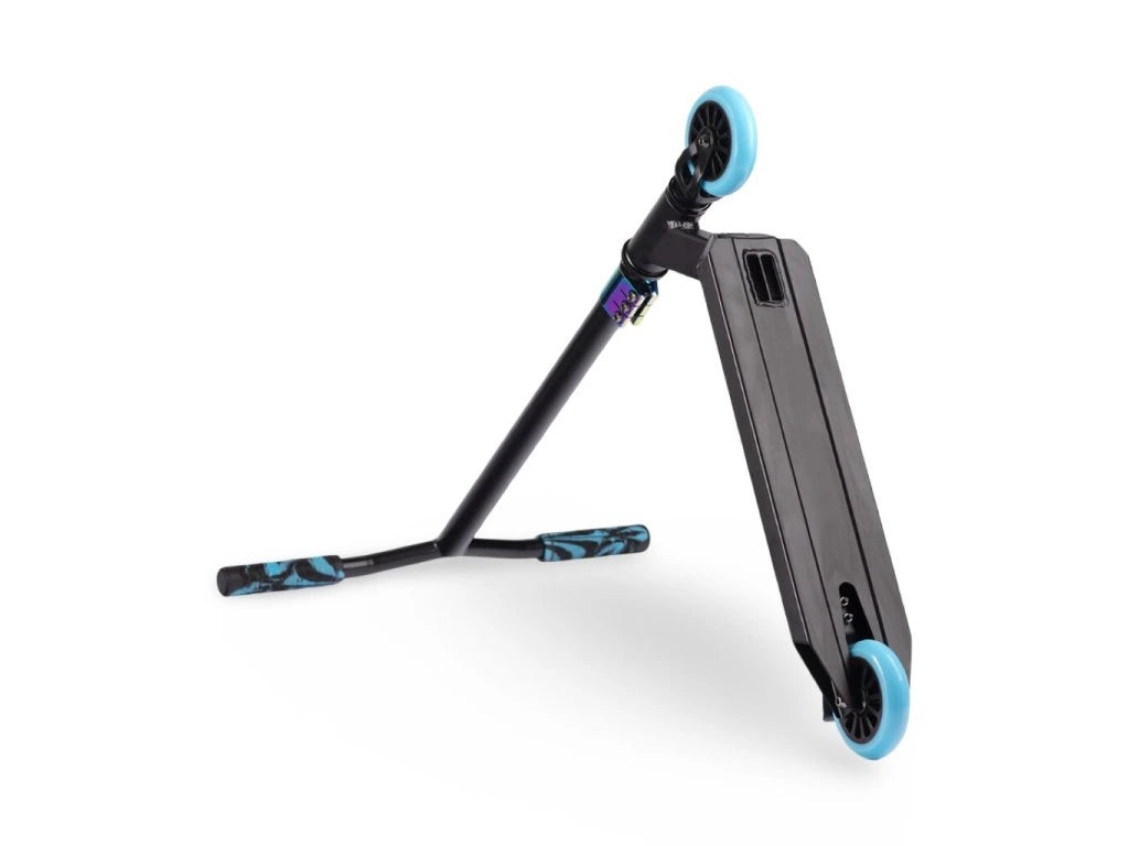 SKITT Stuntstep Scout Zwart - Neochrome 75cm