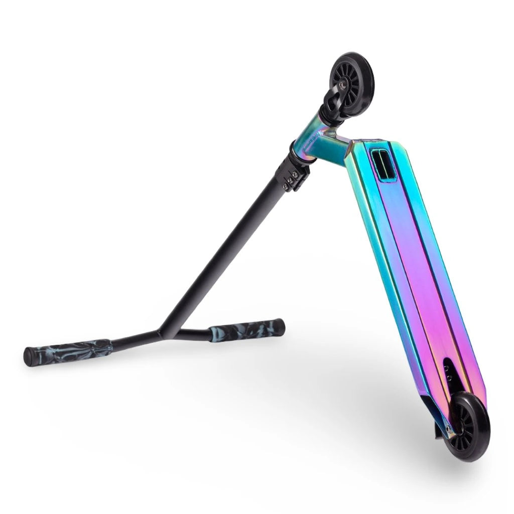 SKITT Stuntstep Icon 82cm Neochrome