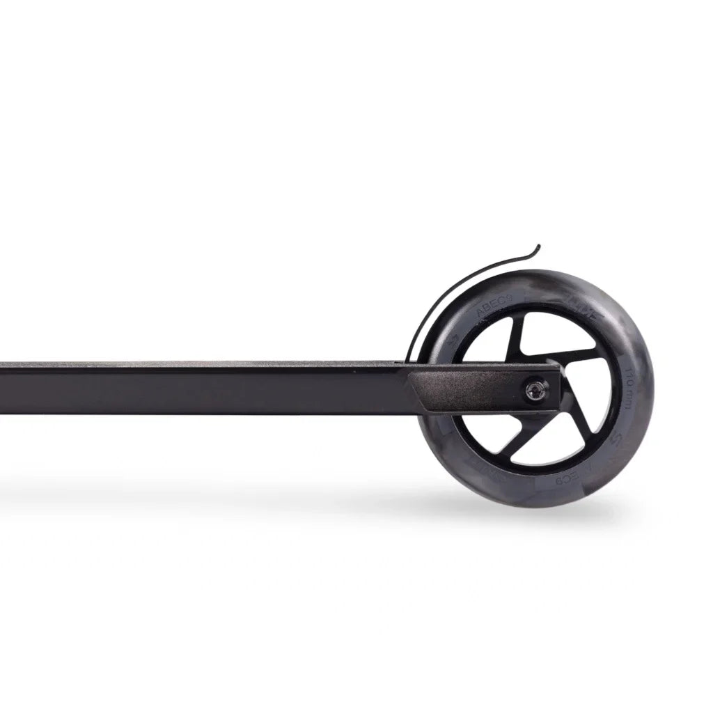 Skitt Stuntstep Impact Zwart 84cm