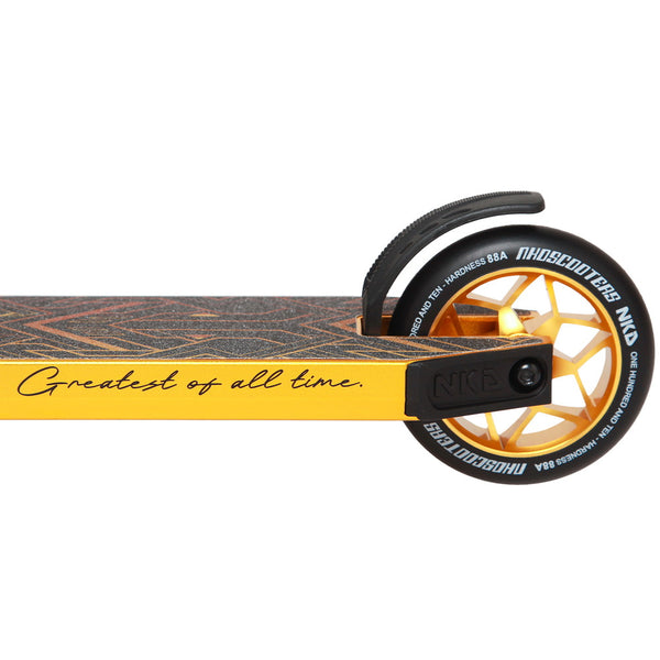 NKD Goat Stuntstep 83cm / 85cm Goud Zwart