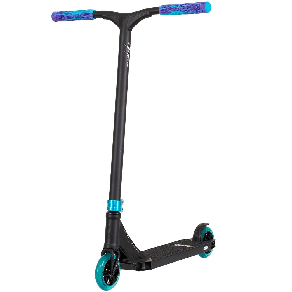 NKD Park Stuntstep Zwart Blauw 84cm