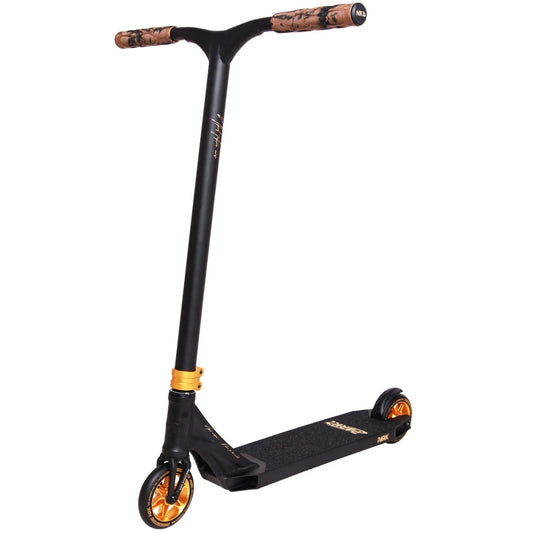 NKD Park Stuntstep Zwart Goud 84cm