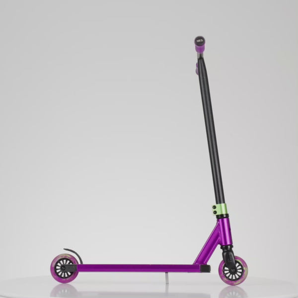 NKD Next Generation 2025 V2 Stuntstep 82cm / 79.5 cm Zwart Paars