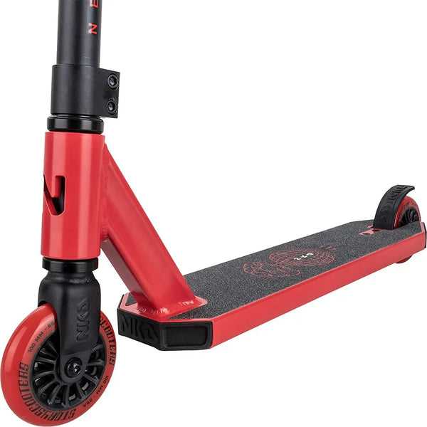 NKD Next Generation 2025 V2 Stuntstep 82cm / 79.5 cm  Rood Zwart