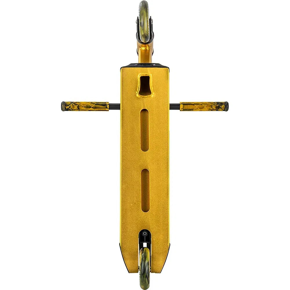 Story / NKD Diablo 2025 V2 Stuntstep Goud Zwart 78.5cm