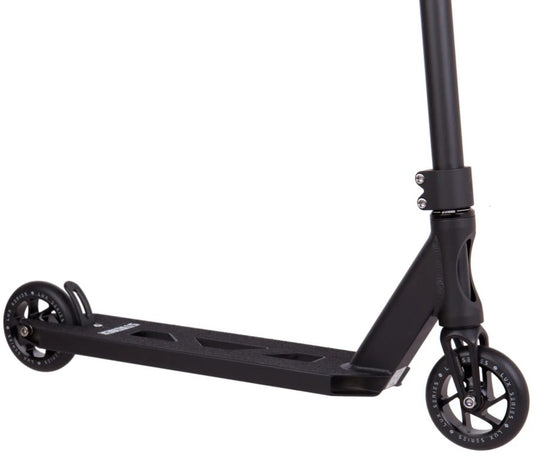 Striker Essential L Scooter Black