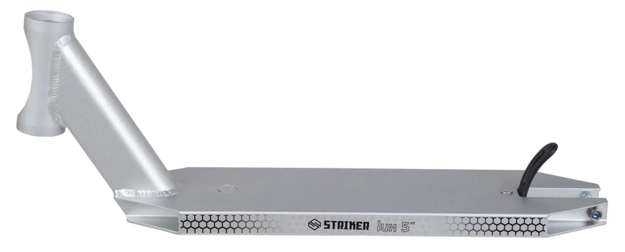 Striker Lux Five 470 Deck Silver