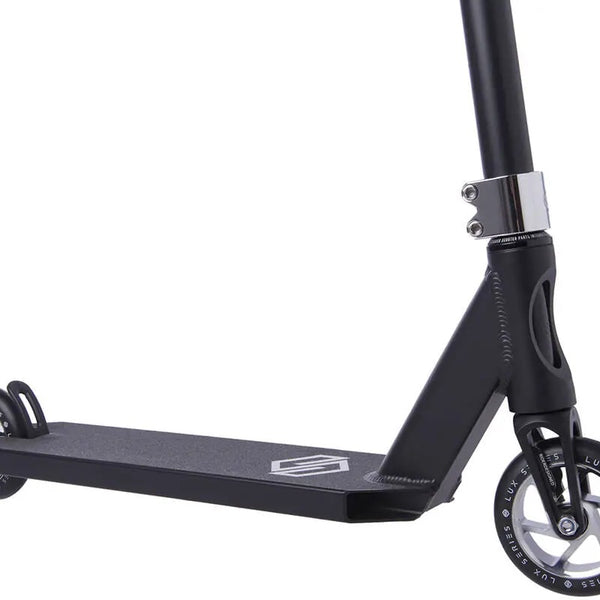Striker Lux Scooter Black Chrome