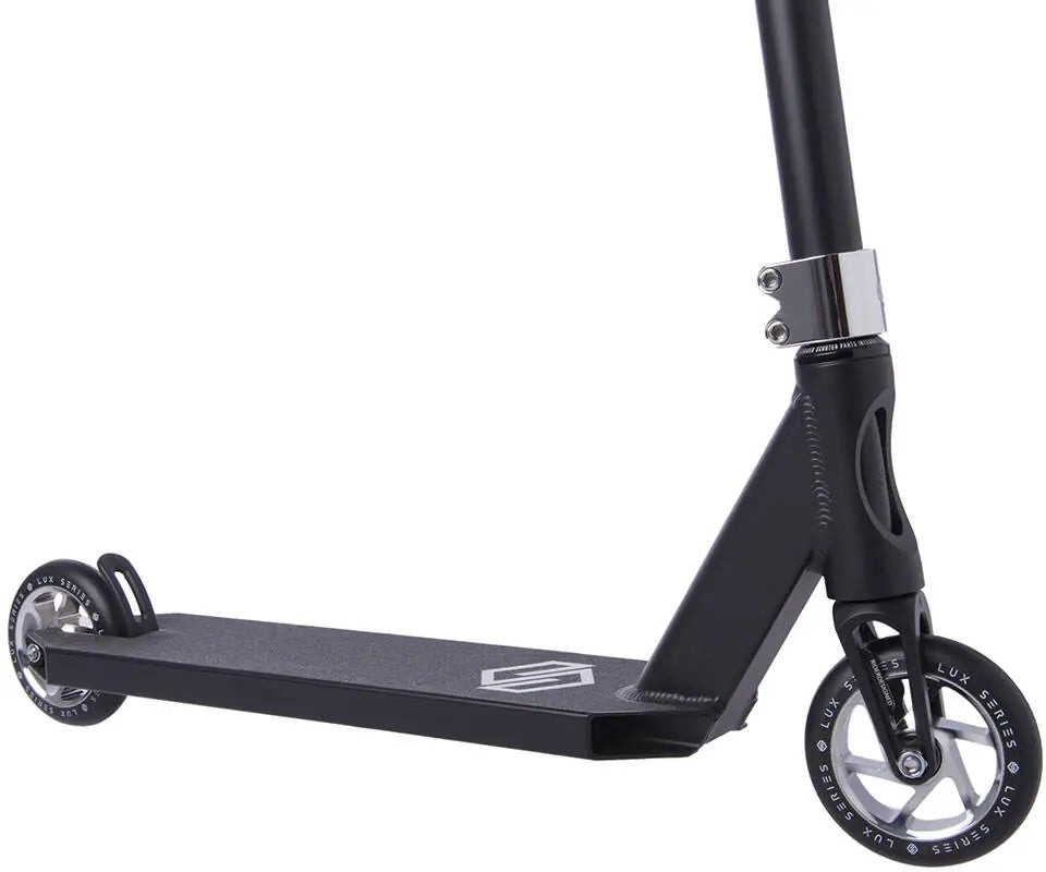 Striker Lux Scooter Black Chrome