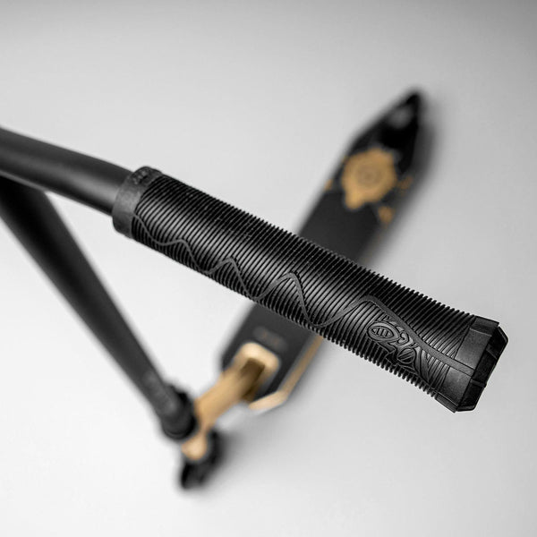 Glide Stuntstep Zwart Goud 81cm